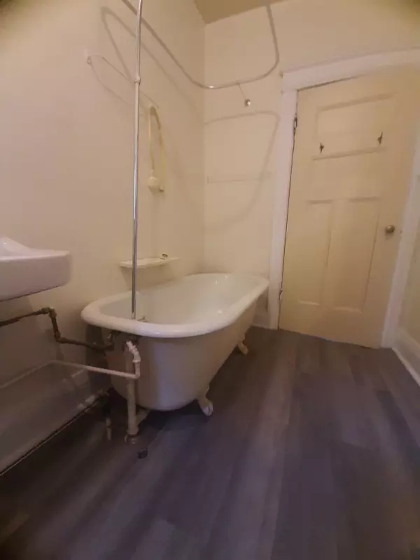 Toronto C02, ON M4T 1W5,1266 Yonge ST #3