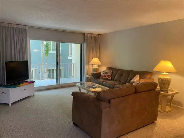Lauderdale By The Sea, FL 33308,4629 Poinciana St #211