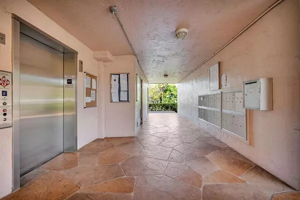 Sunrise, FL 33322,10442 Sunrise Lakes Blvd #310
