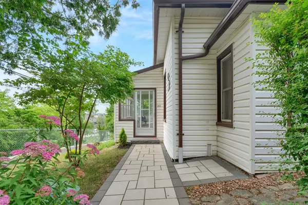 Newmarket, ON L3Y 3W5,313 Second ST