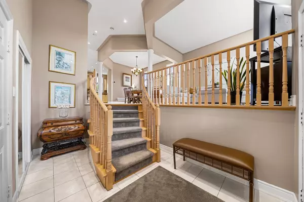 Richmond Hill, ON L4E 2Y4,28 Poplar DR