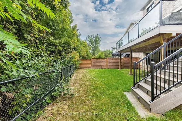 Brampton, ON L6Y 6E9,44 elysian fields CIR
