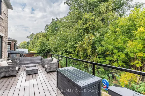 Brampton, ON L6Y 6E9,44 elysian fields CIR