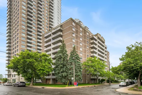 110 Forward AVE #501, West Centre Town, ON K1Y 4S9