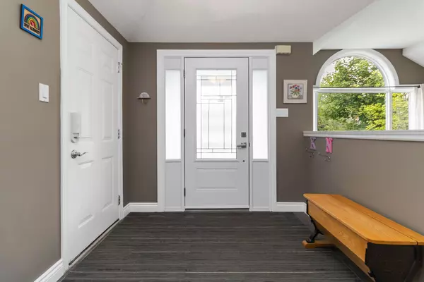 Guelph, ON N1C 1C9,42 Sandpiper DR