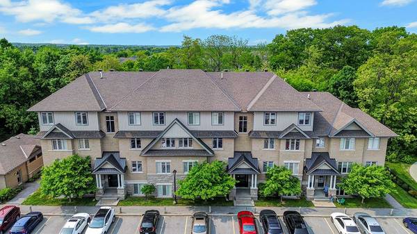 21 Tadley Private #F, Barrhaven, ON K2J 2T3