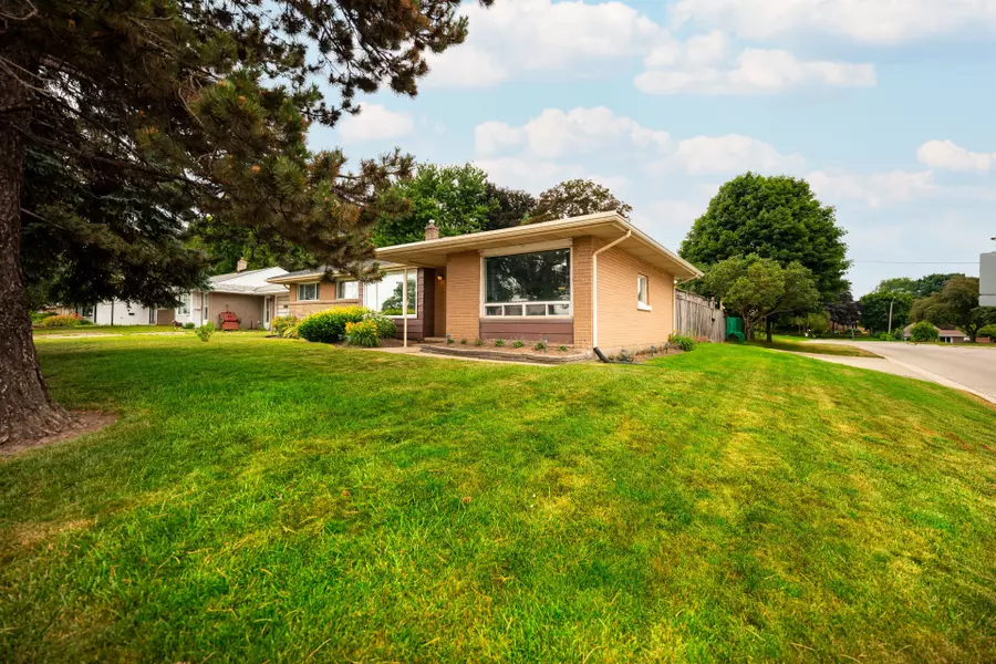 1 Banting DR, Orangeville, ON L9W 2J5