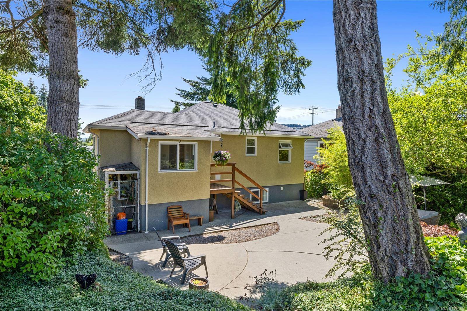 Nanaimo, BC V9R 1Z6,667 First St