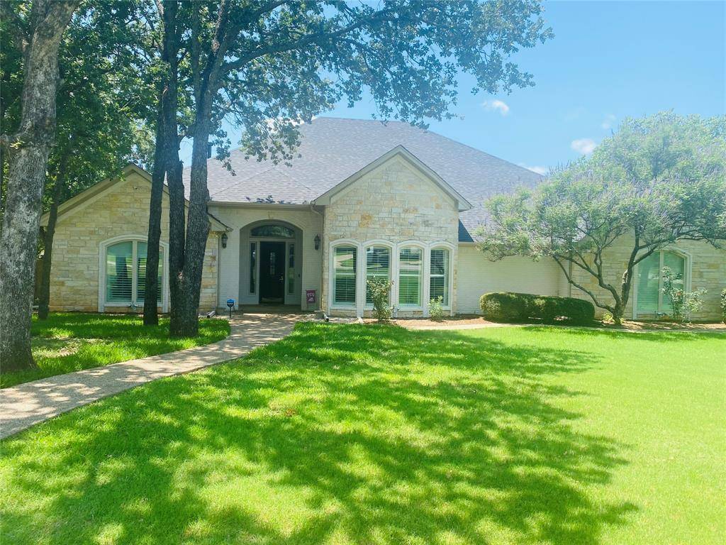 3241 Golden Oaks Circle, Granbury, TX 76049