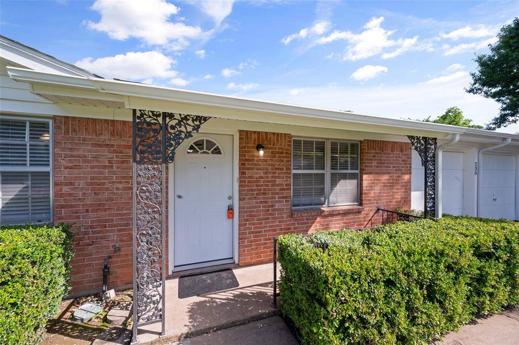 Burleson, TX 76028,230 NE Craig Street