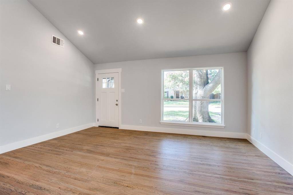 Dallas, TX 75214,6147 Ravendale Lane