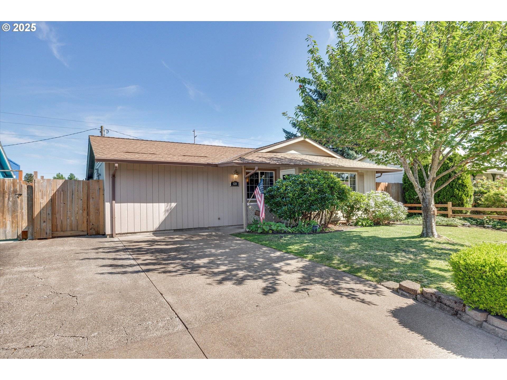 520 SE 2ND AVE, Canby, OR 97013