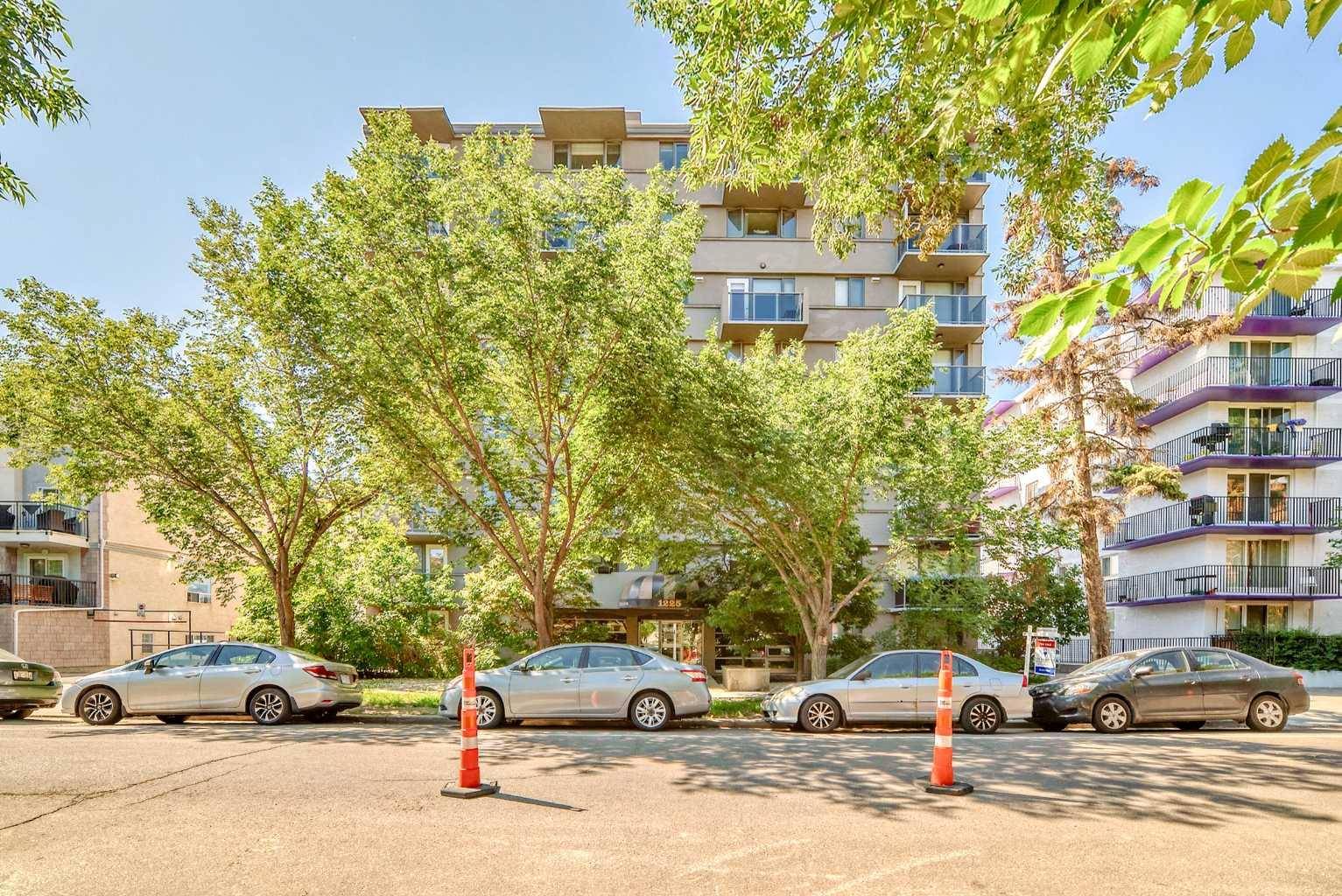 Calgary, AB T3C 0X5,1225 15 AVE SW #305