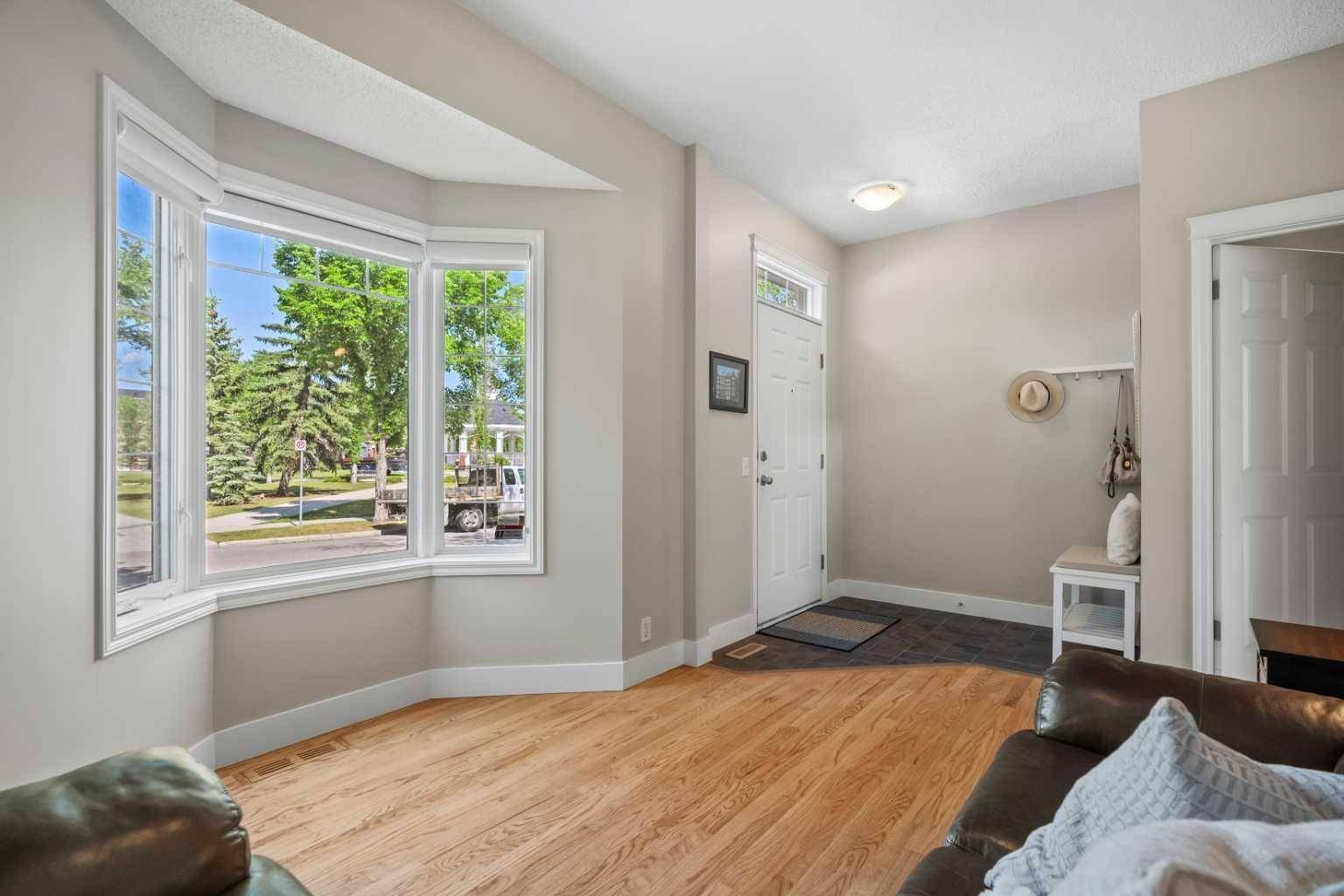 Calgary, AB T2Z 2Y8,134 Inverness SQ Southeast