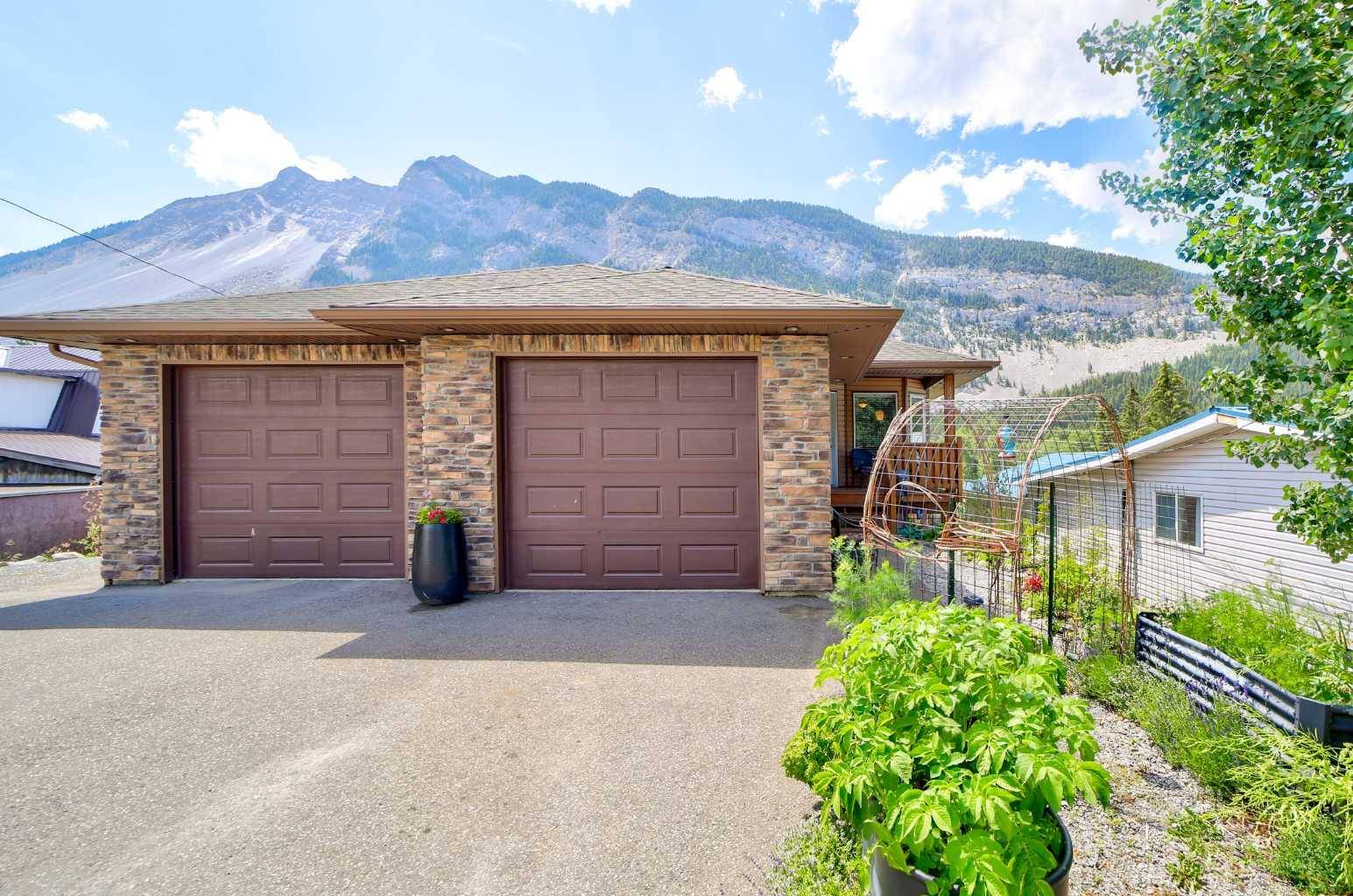 14862 21 AVE, Frank, AB T0K 0E0
