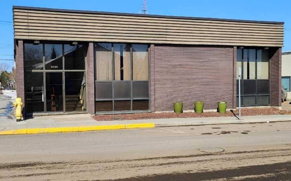 5020 48 ST, Lloydminster, AB T9V 0H8