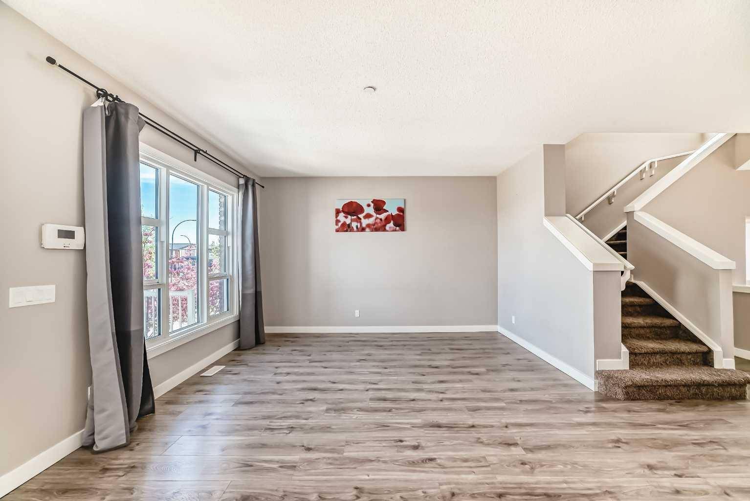 Calgary, AB T3P 1N8,1031 Livingston WAY NE