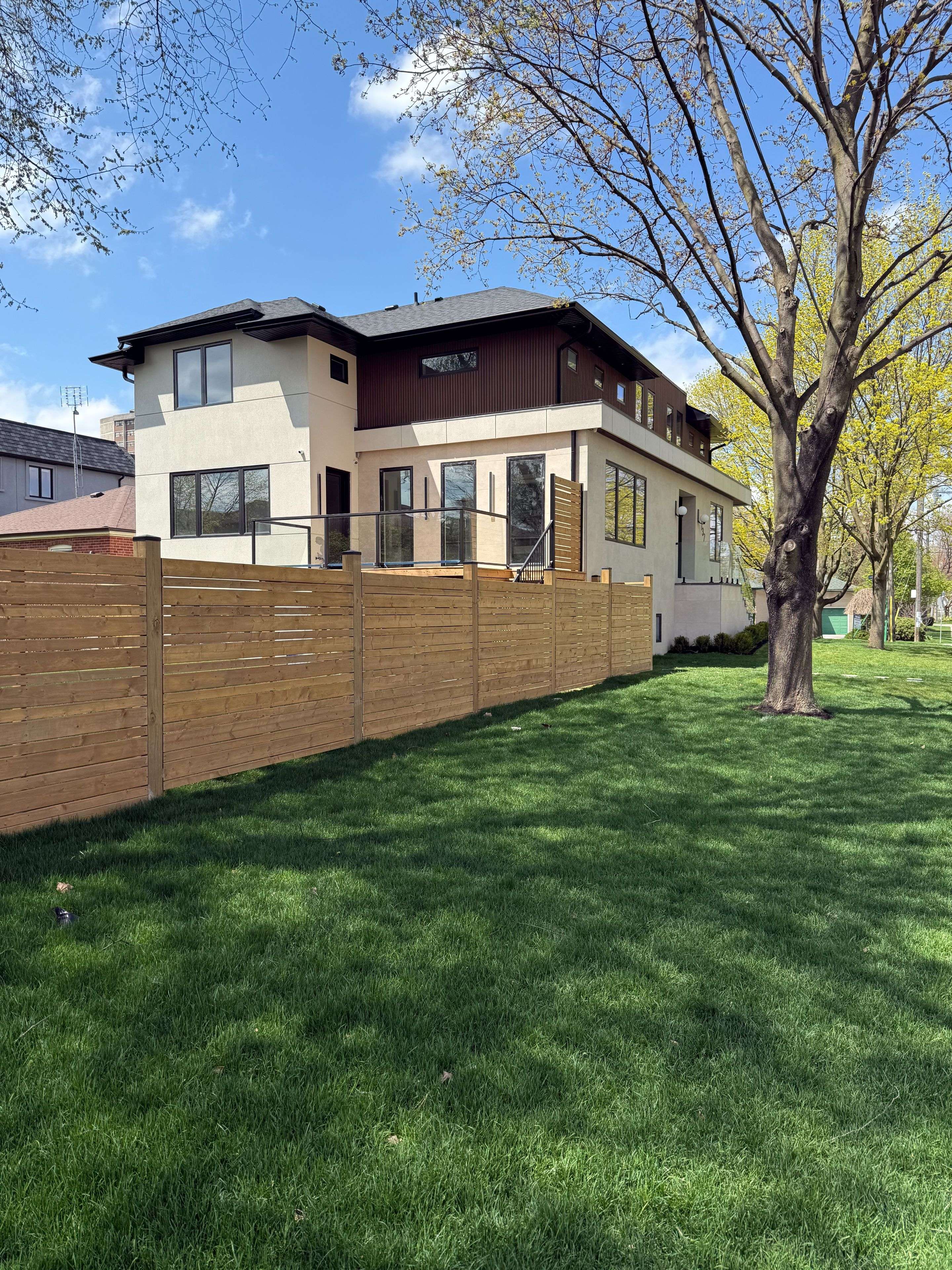 Toronto C04, ON M5M 2N4,137 Bannockburn AVE