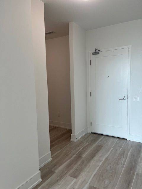 Toronto C03, ON M5P 2Y2,310 Tweedsmuir AVE #710