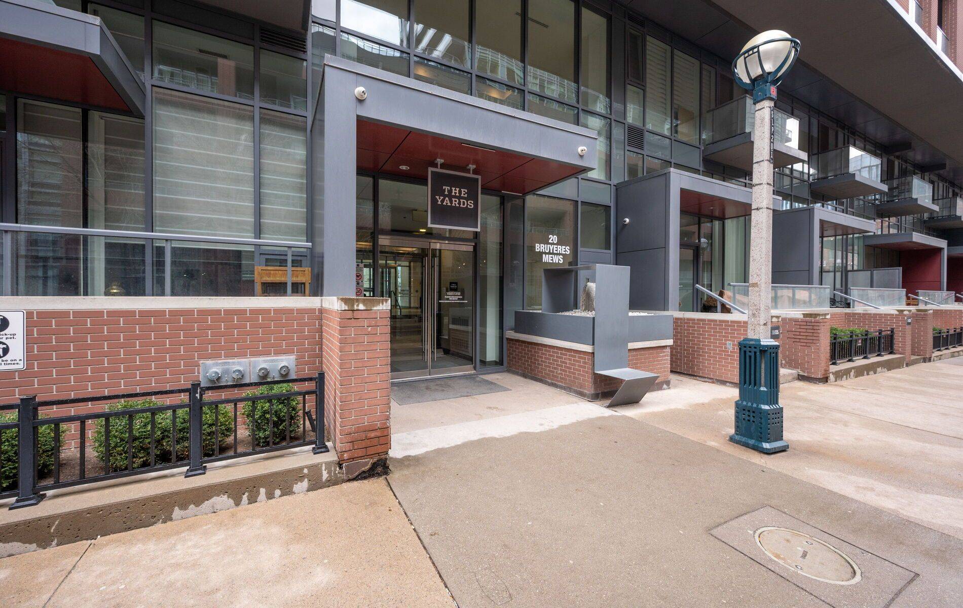 Toronto C01, ON M5V 0G8,20 Bruyeres Mews #315