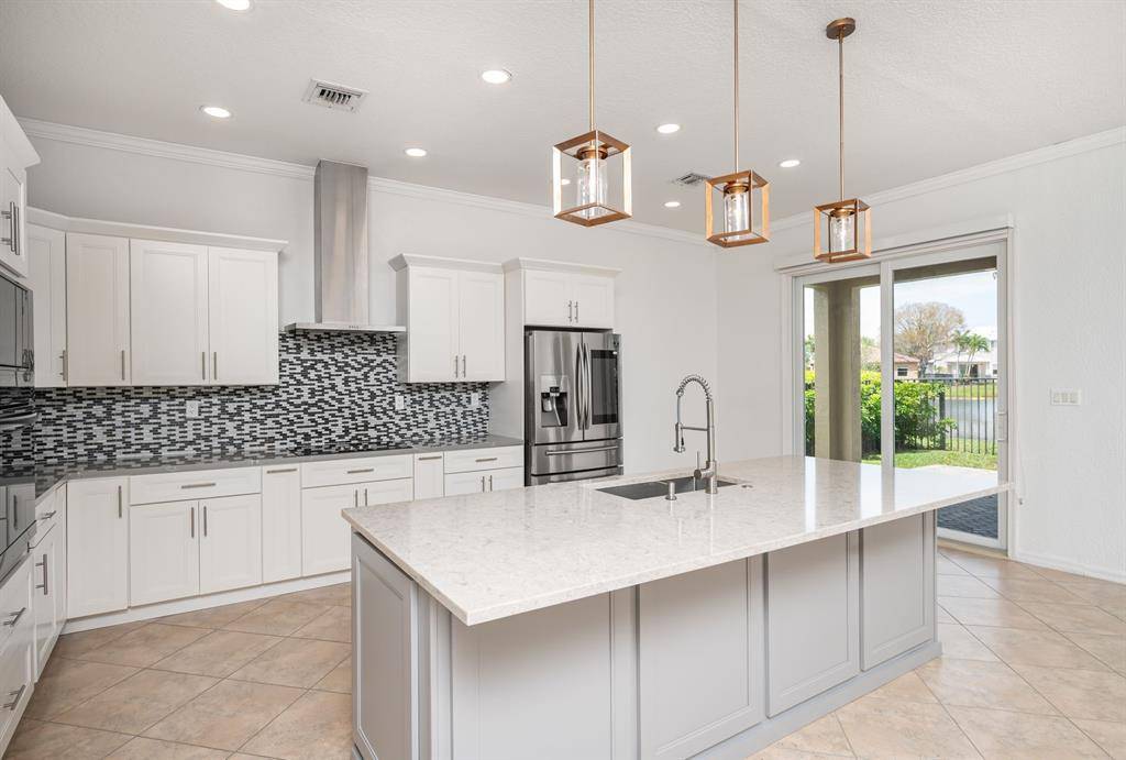 Weston, FL 33332,4435 E Whitewater Ave