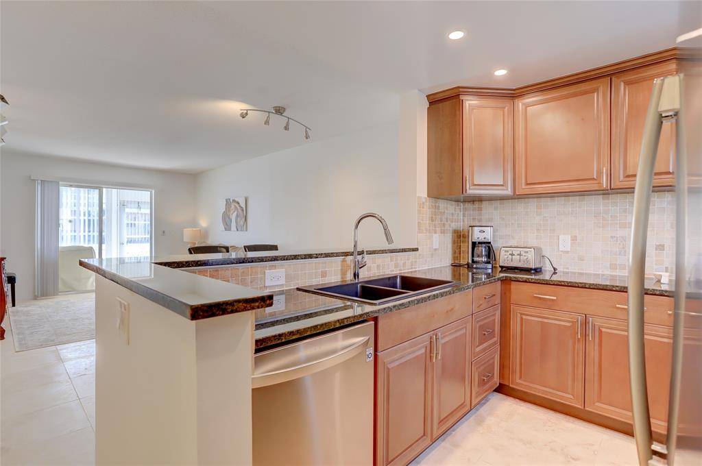 2212 NE 1st Way #101, Boynton Beach, FL 33435
