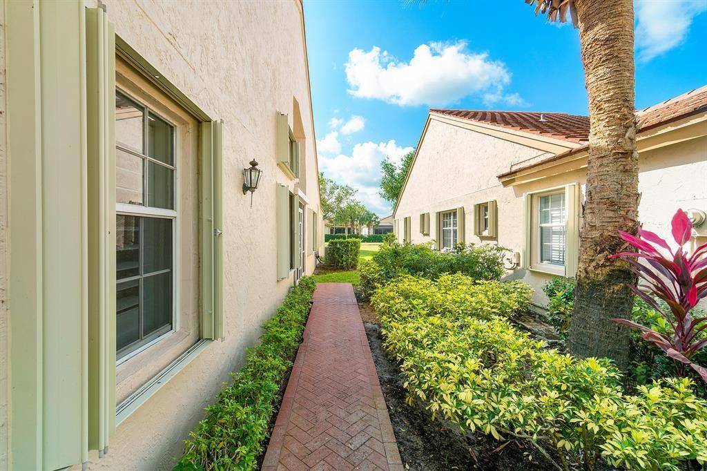 Delray Beach, FL 33446,7742 Coral Lake Dr #1