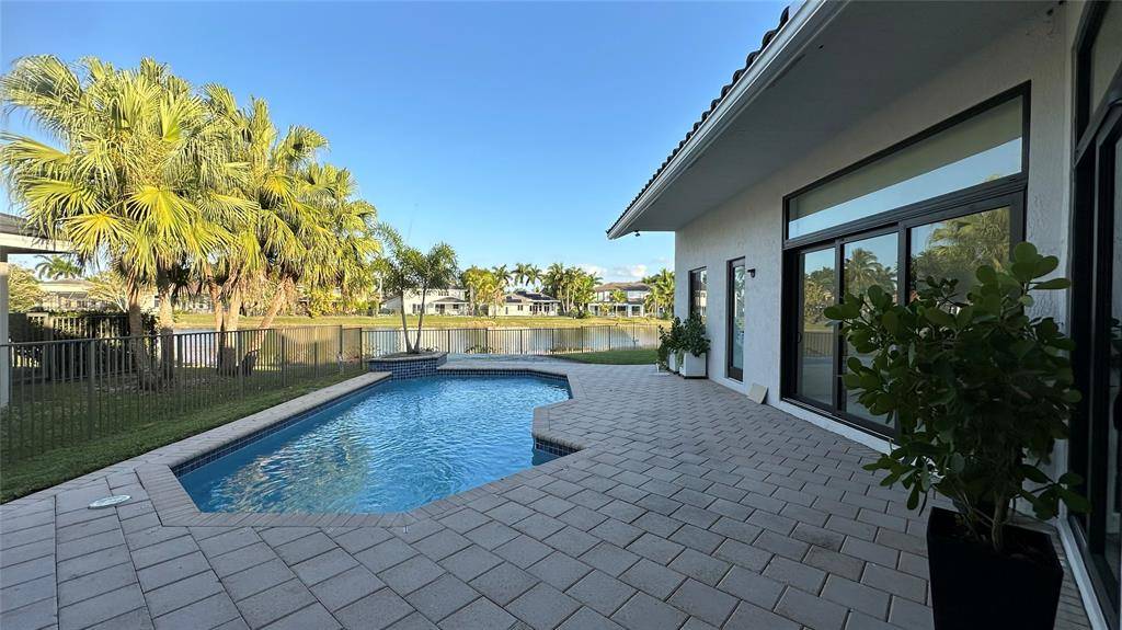 2550 Jardin Ter, Weston, FL 33327
