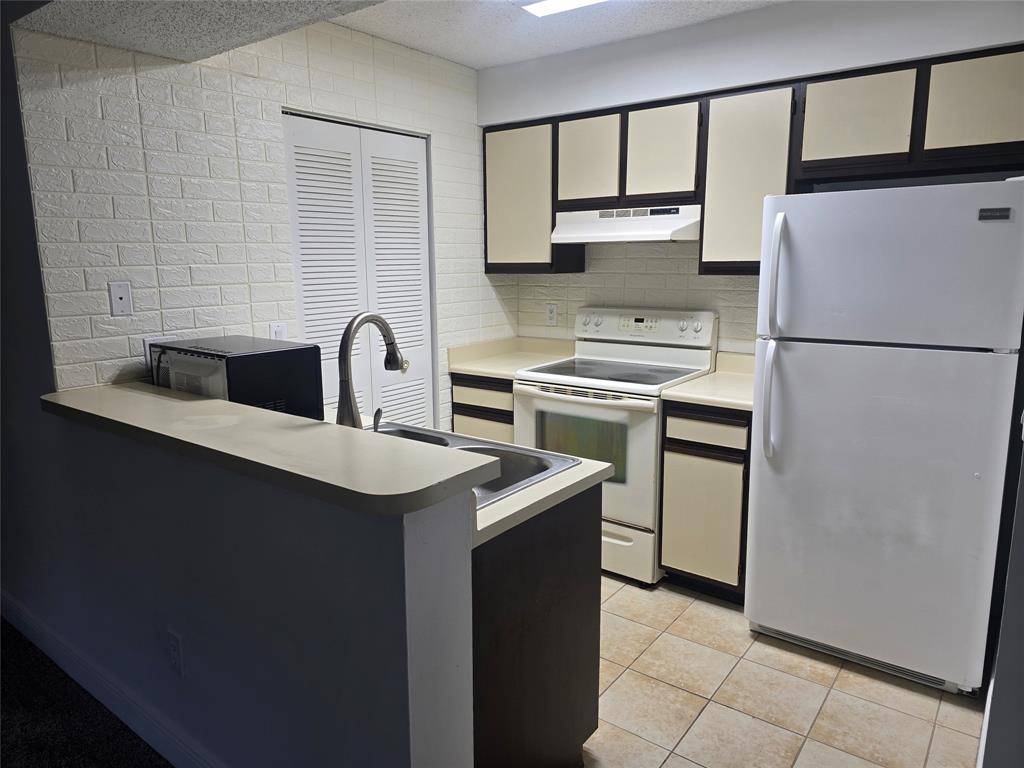 Pompano Beach, FL 33069,1267 SW 46th Ave #2304