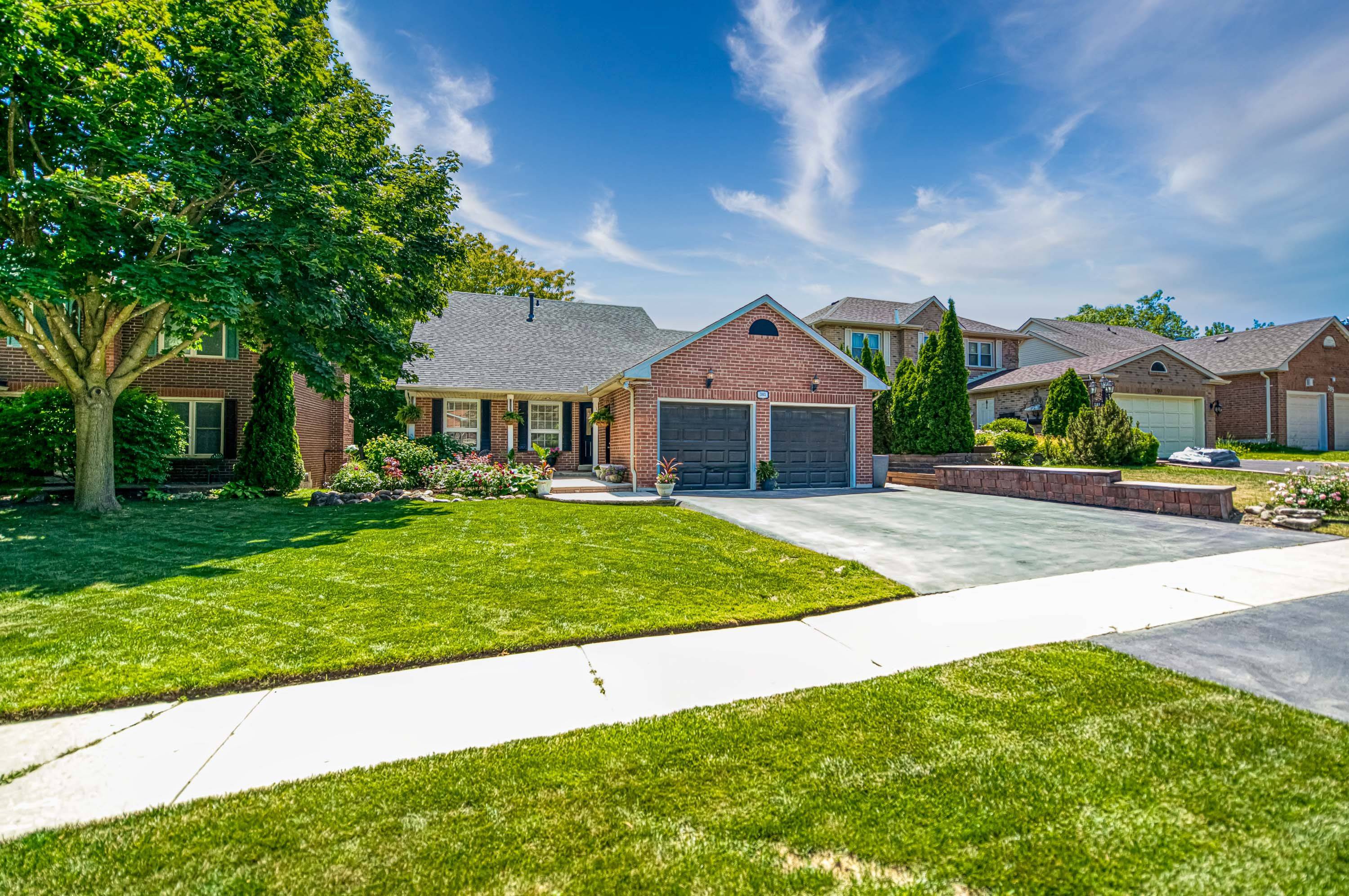 Newmarket, ON L3Y 7N9,303 John Bowser CRES