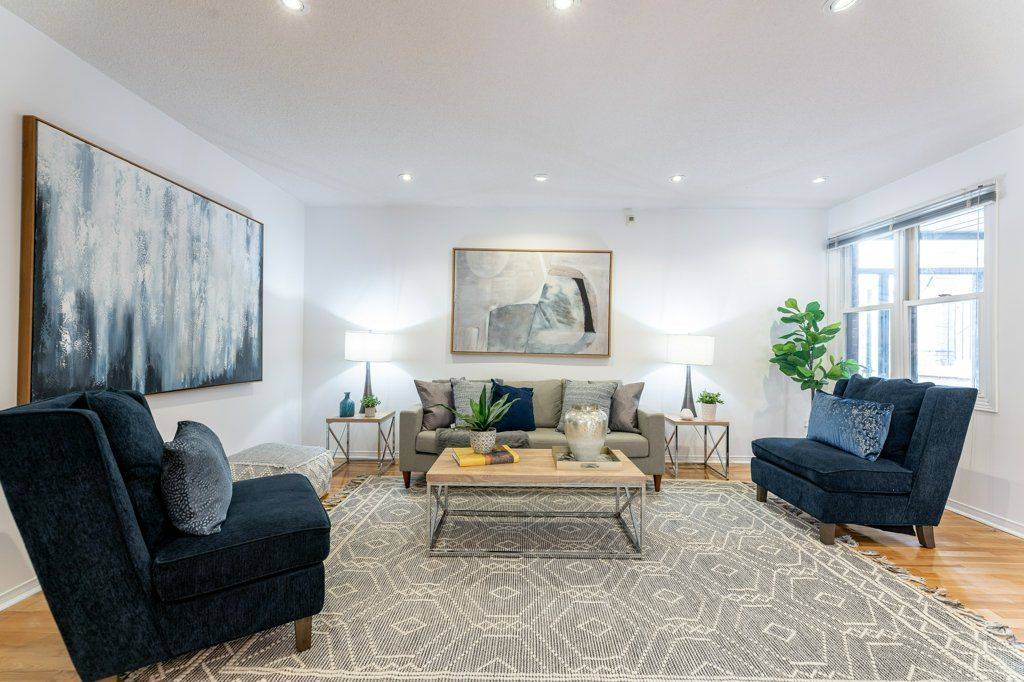 Vaughan, ON L4J 6Y3,241 Rosedale Heights DR