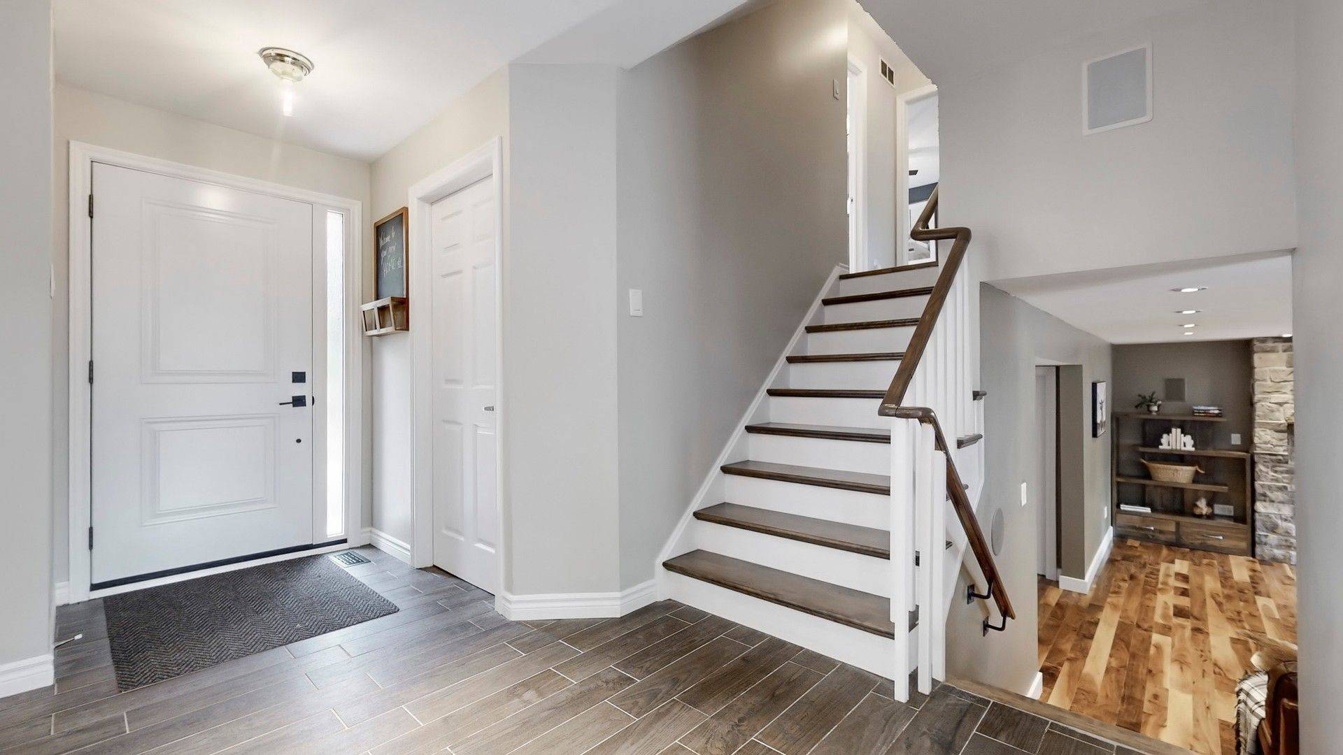 East Gwillimbury, ON L0G 1R0,8 Balmoral HTS