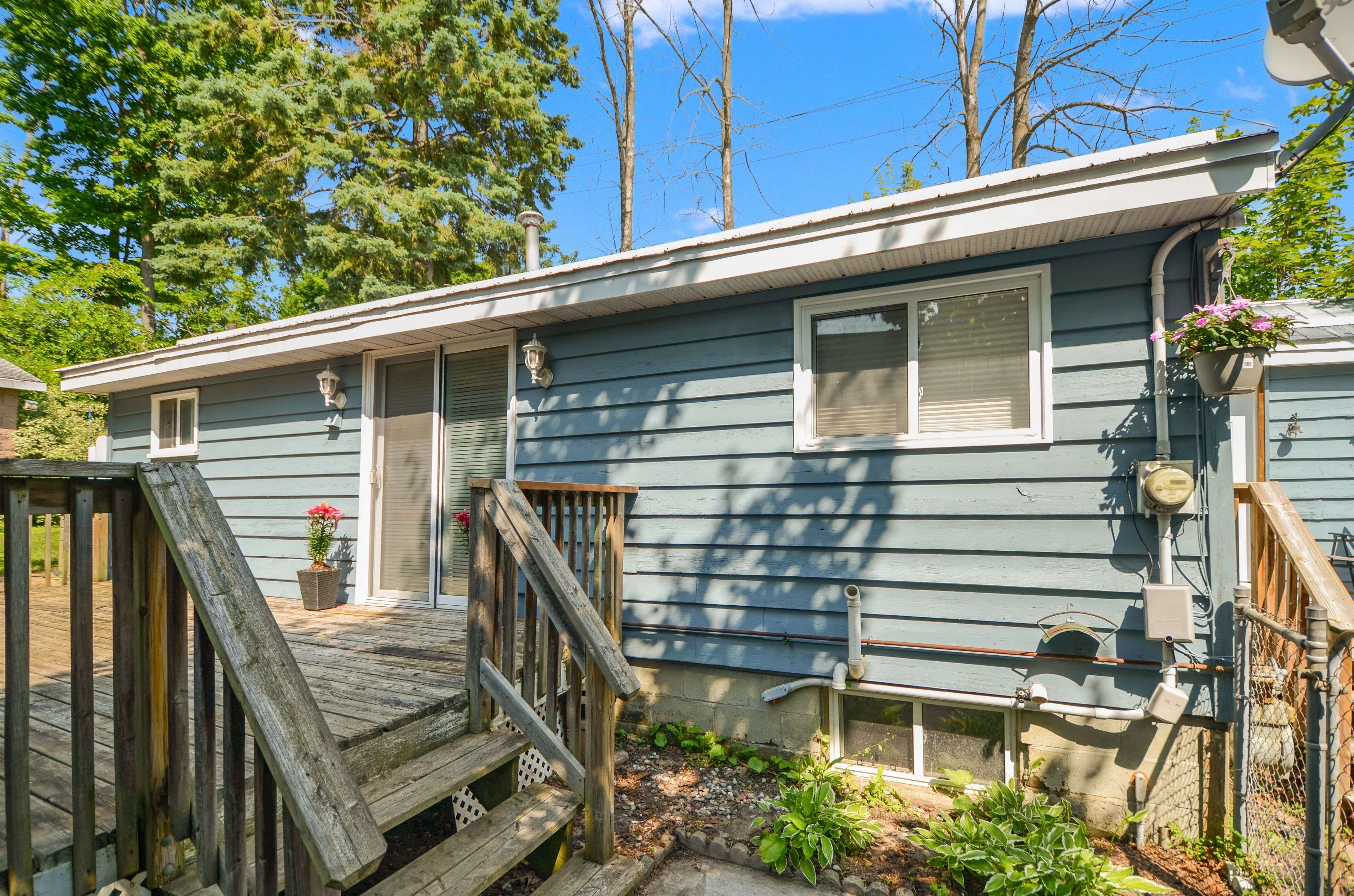Midland, ON L4R 4B8,116 Ninth ST