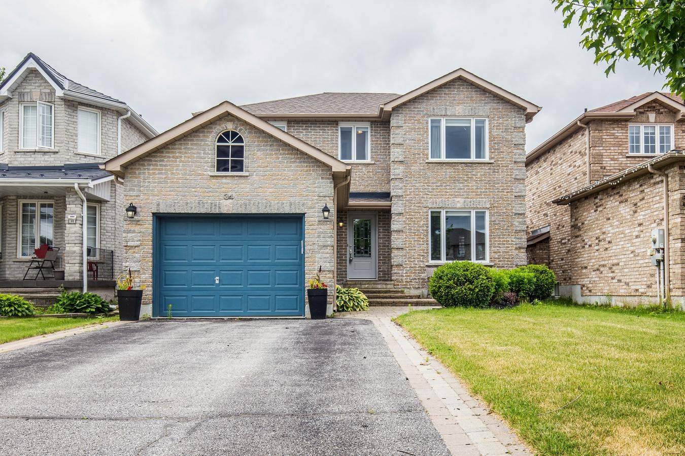 34 Lang DR, Barrie, ON L4N 0W3