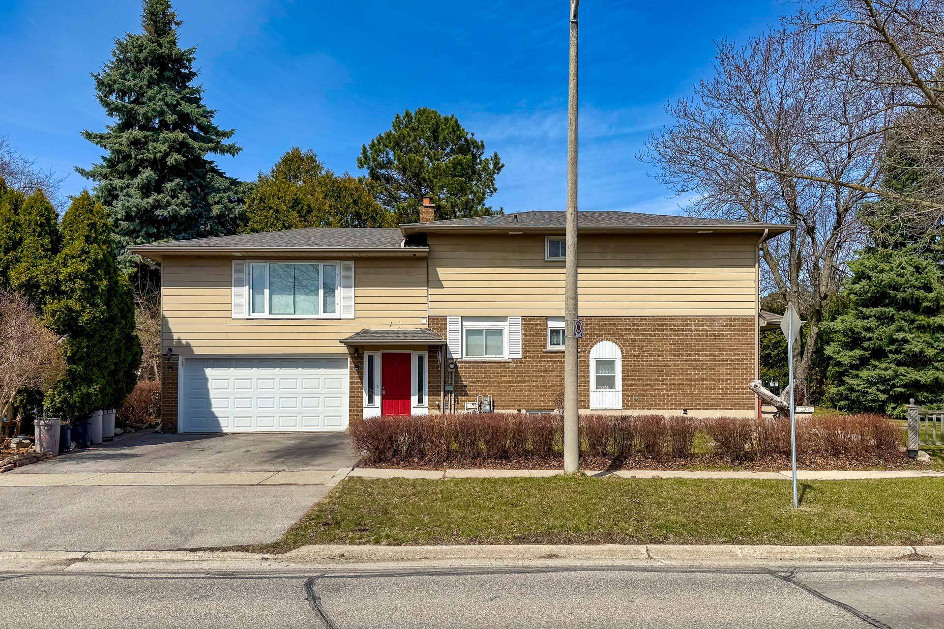 214 Vance DR, Oakville, ON L6L 3K9