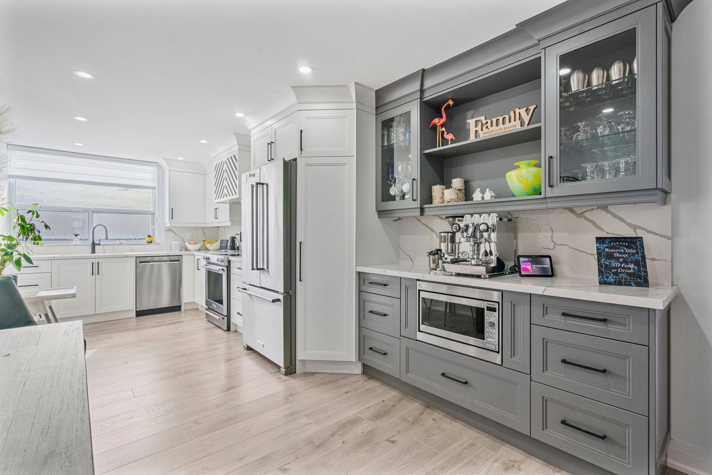 355 Rathburn RD E #701, Mississauga, ON L4Z 1H4