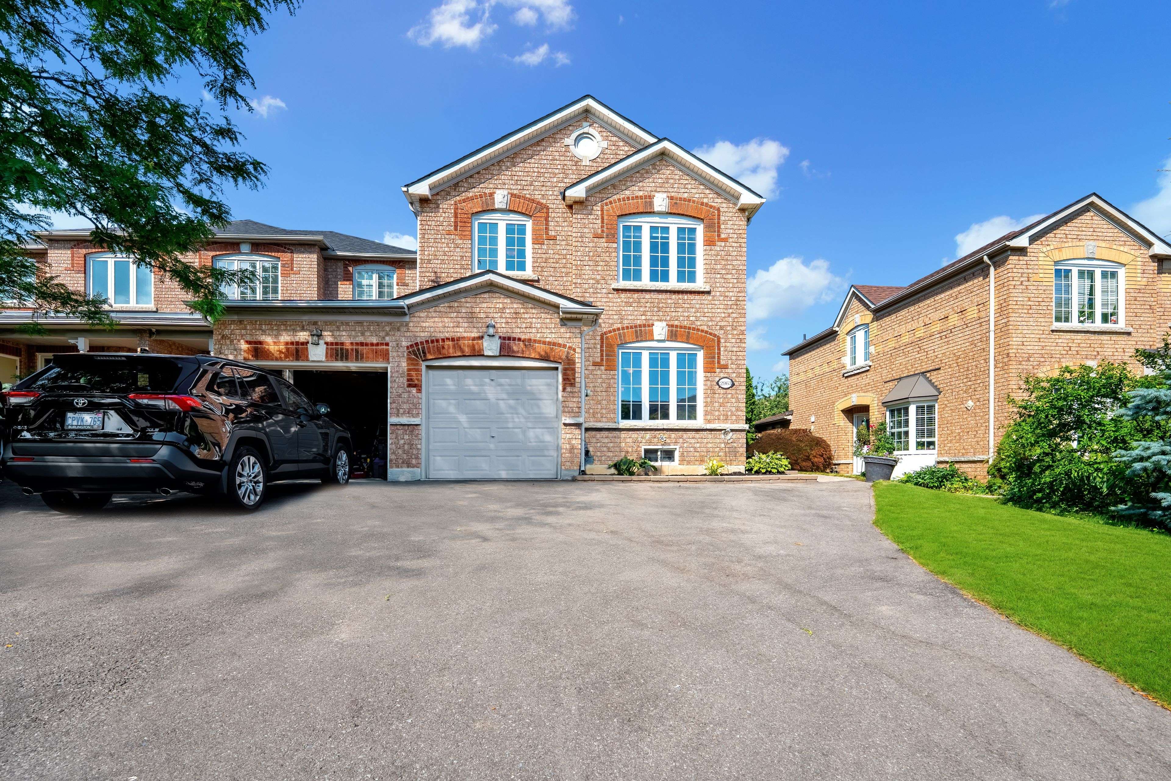 2963 Jackson DR, Burlington, ON L7M 4K6