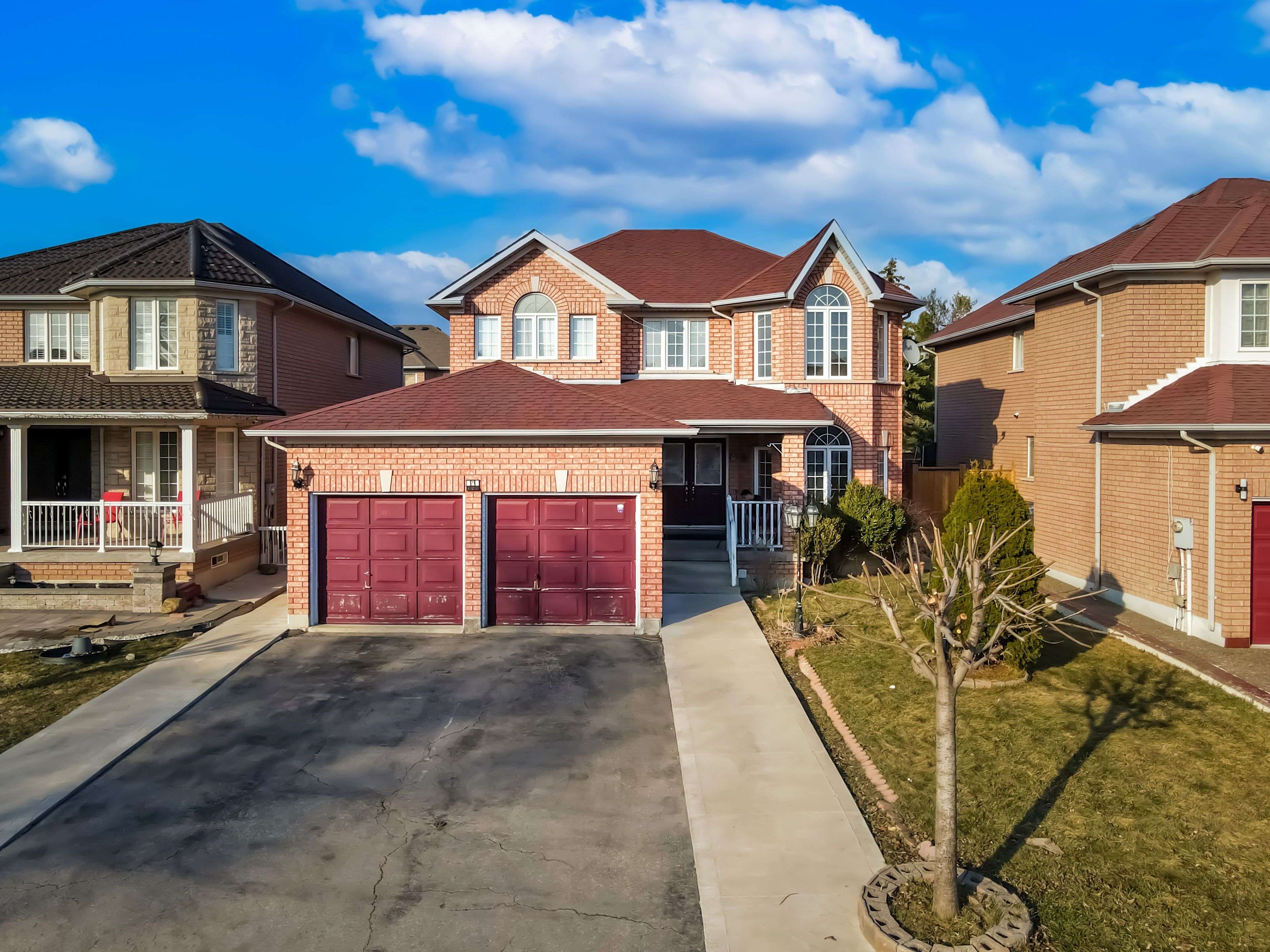 285 Fernforest DR, Brampton, ON L6R 1L9