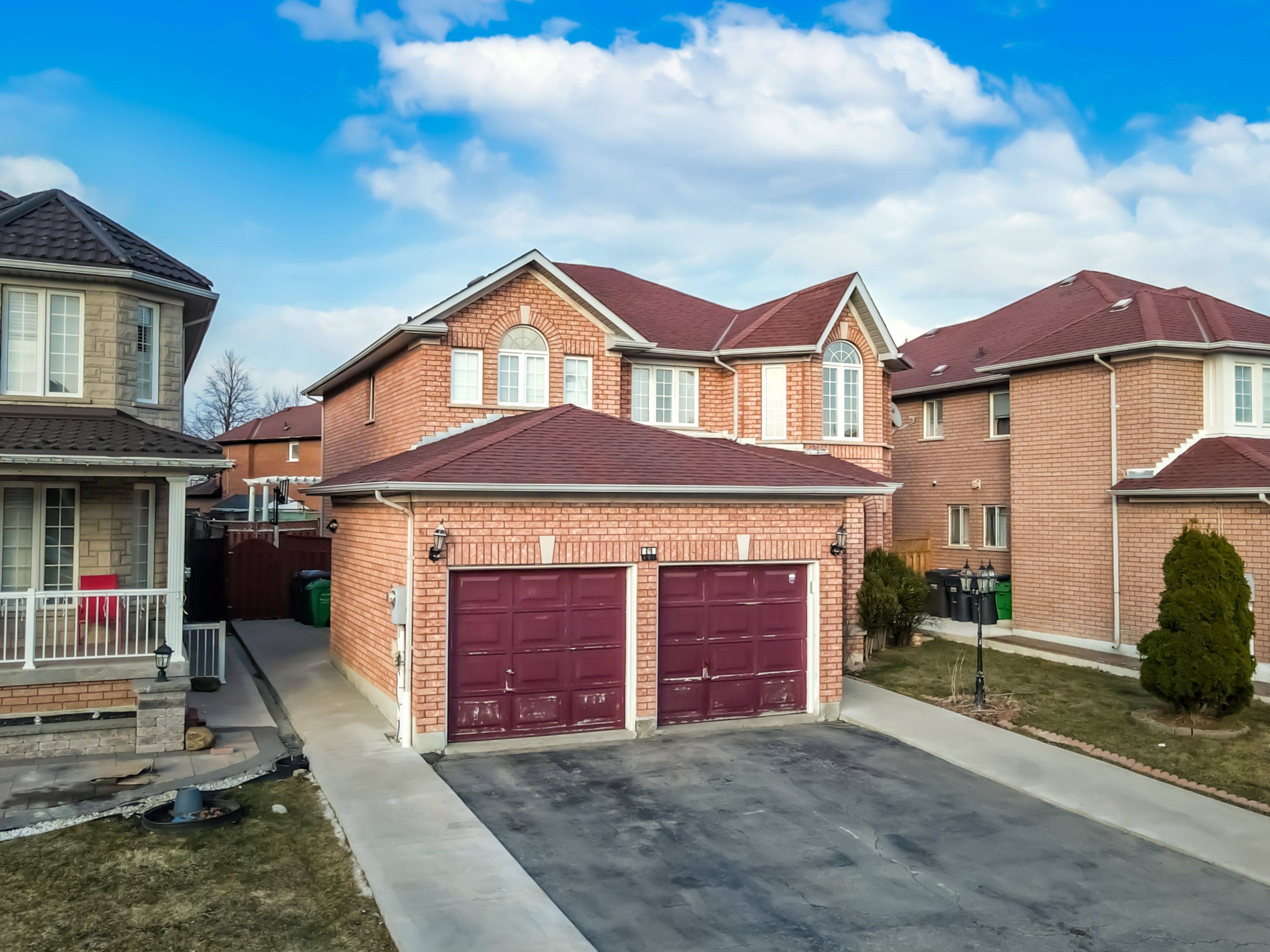 Brampton, ON L6R 1L9,285 Fernforest DR