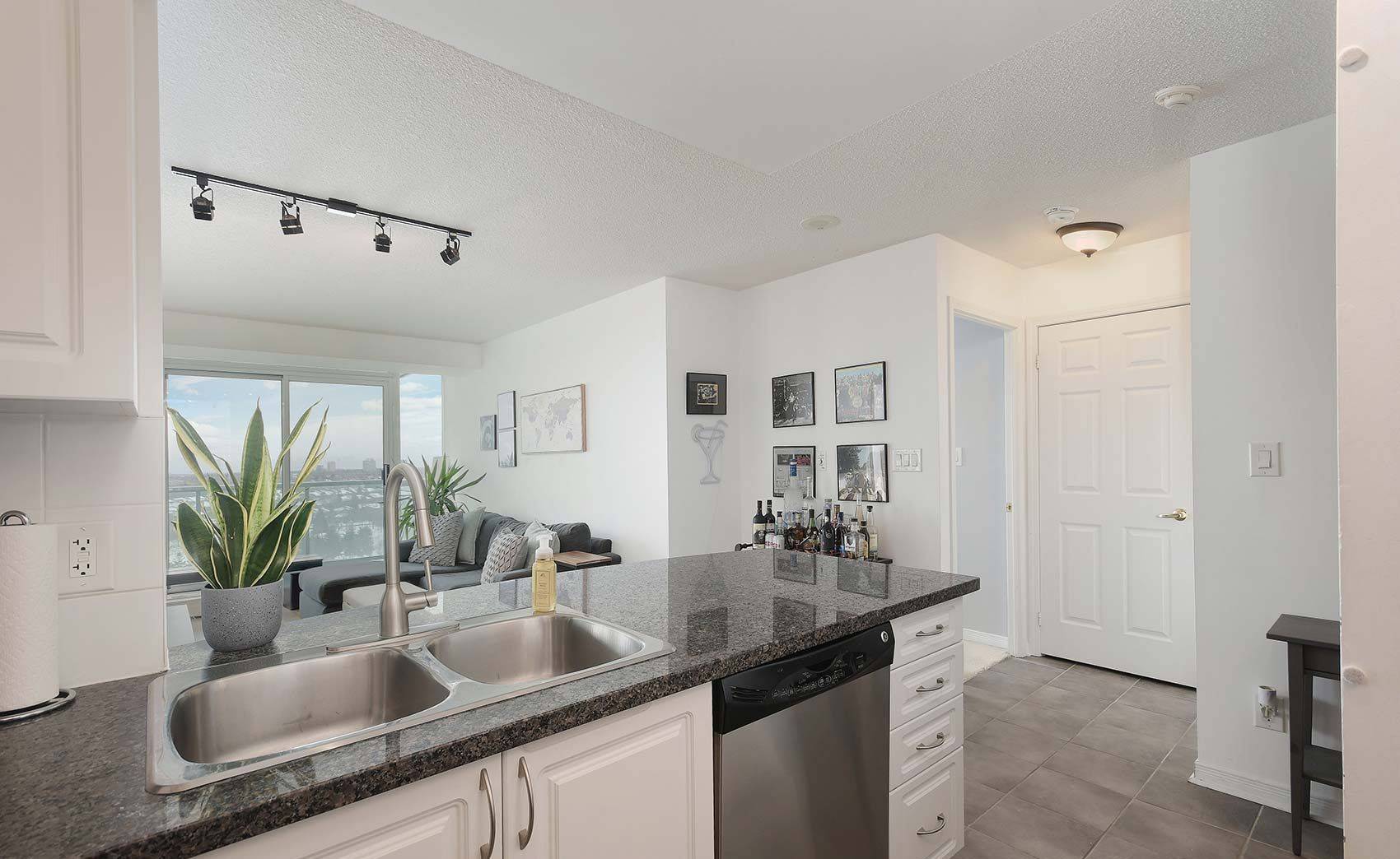 Mississauga, ON L5M 7S1,4850 Glen Erin DR #1105