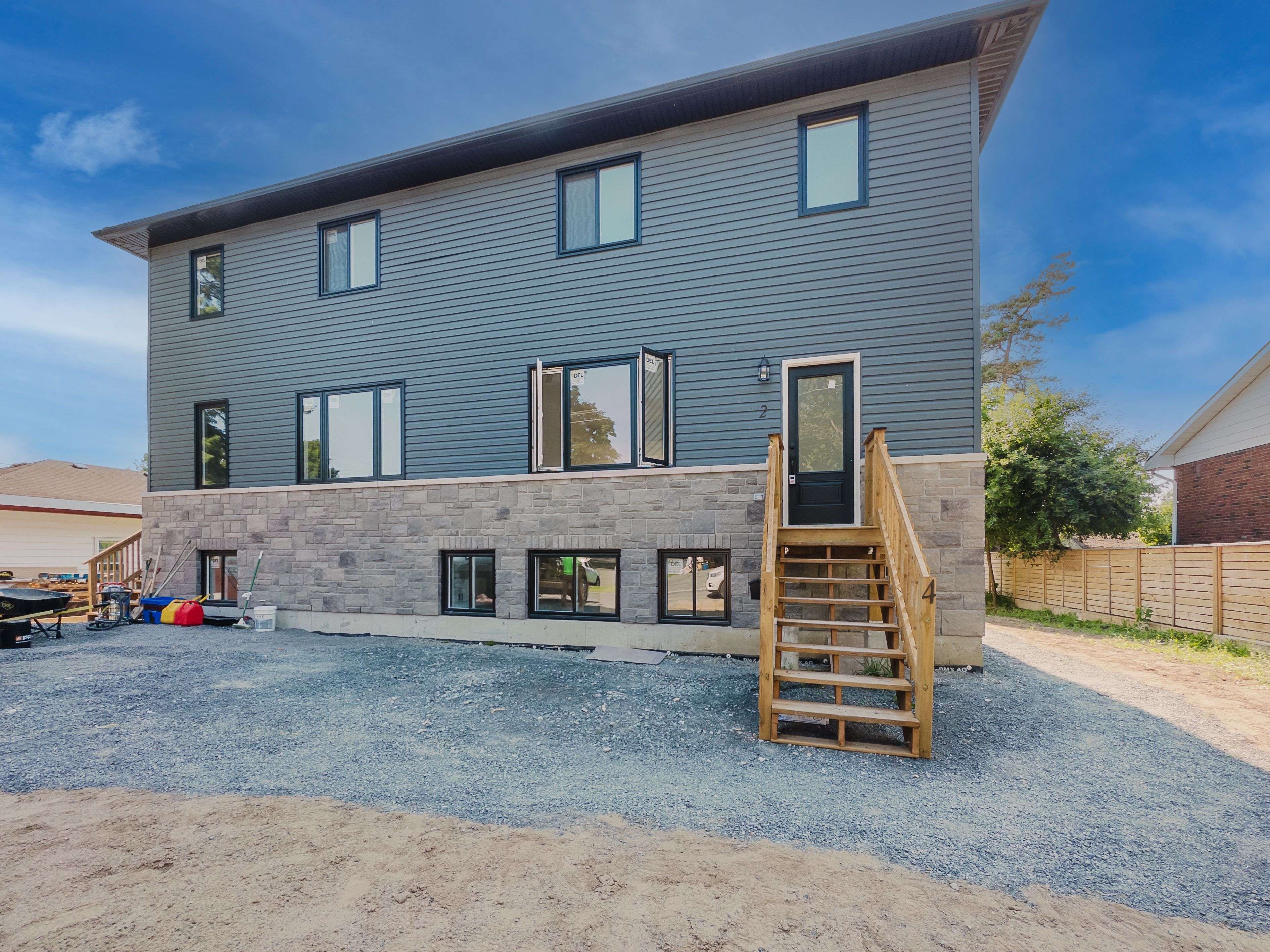 53 Lakeview AVE, Kingston, ON K7M 3T4