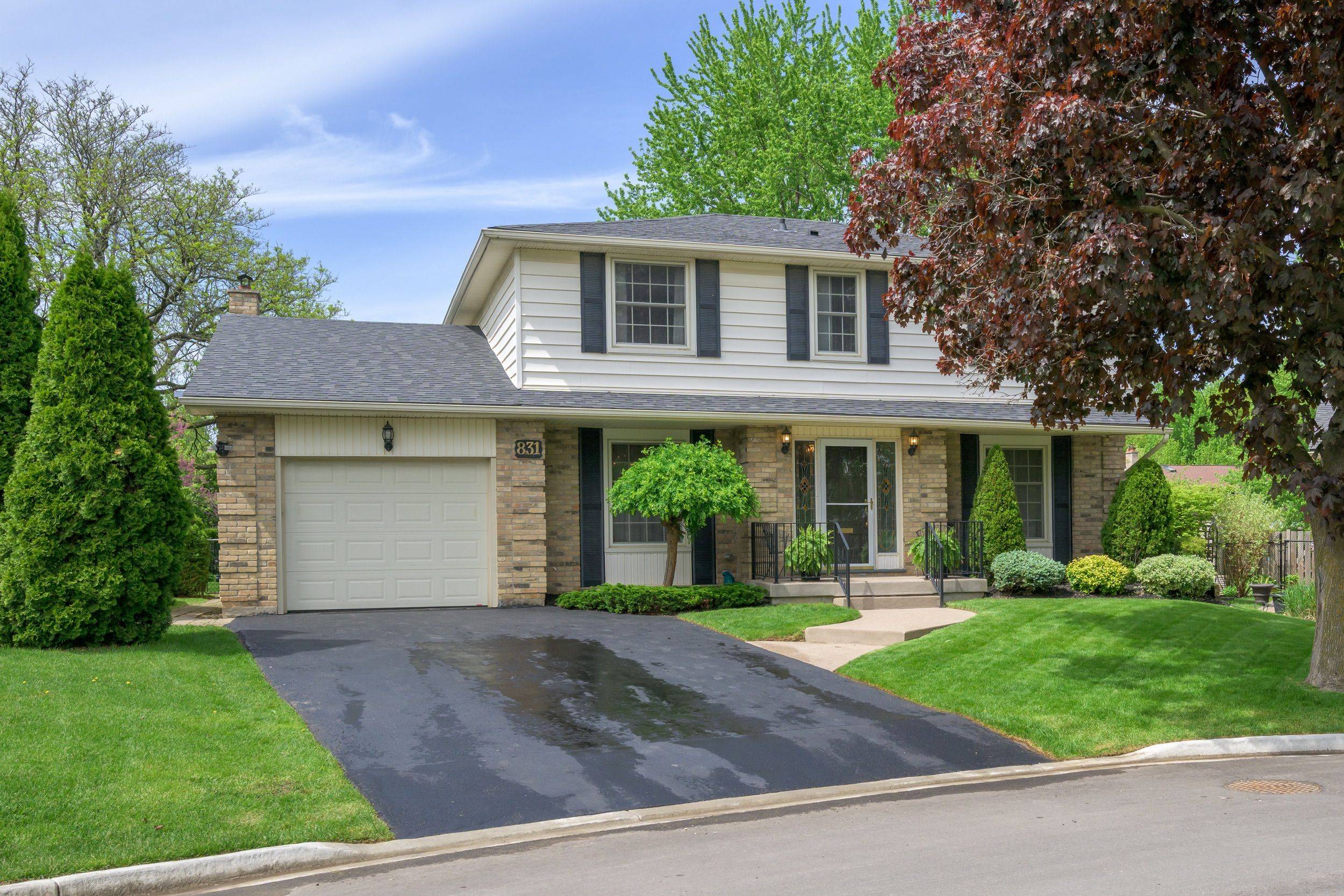 831 Farnham GRV, London South, ON N6K 1S7