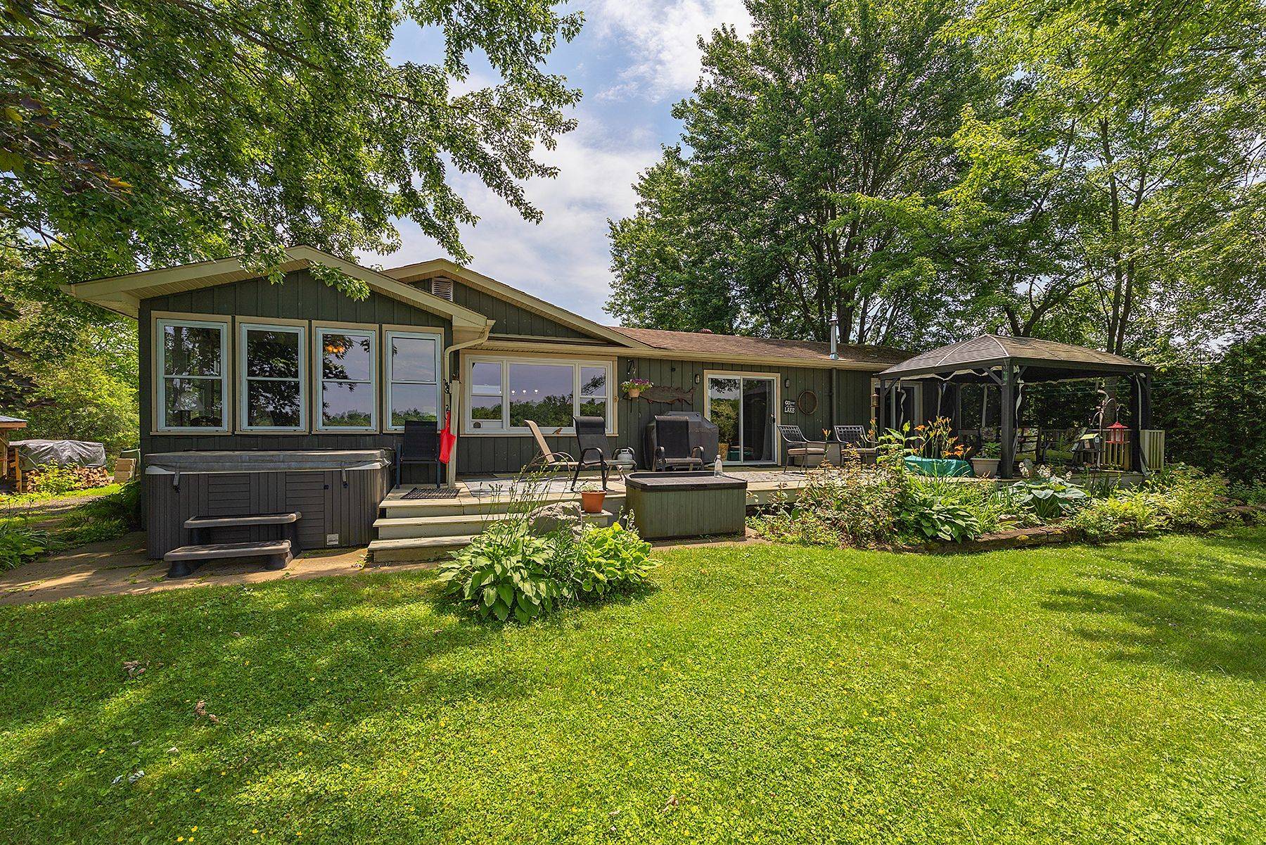 912 Moonlight LN, Lansdowne Village, ON K0E 1L0