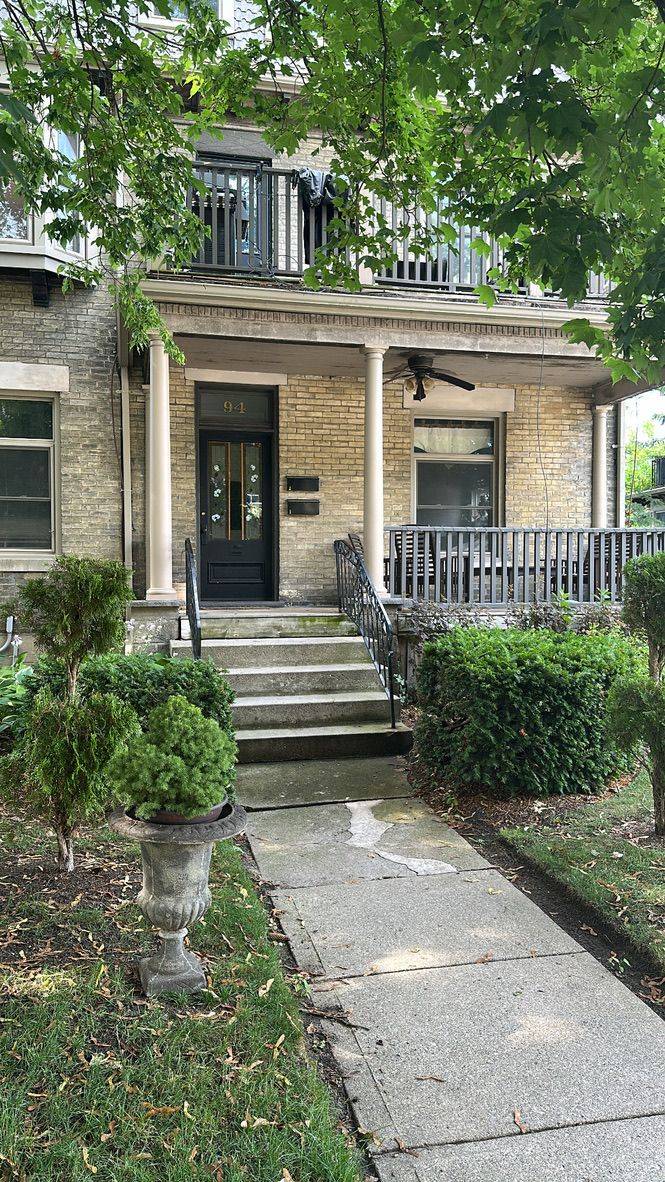 94 Central AVE #3, London East, ON N6A 1M4