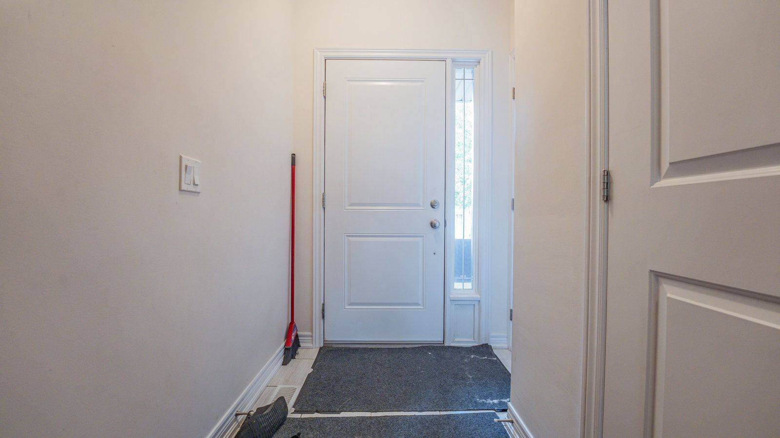 Brantford, ON N3T 6P9,77 Diana AVE #3