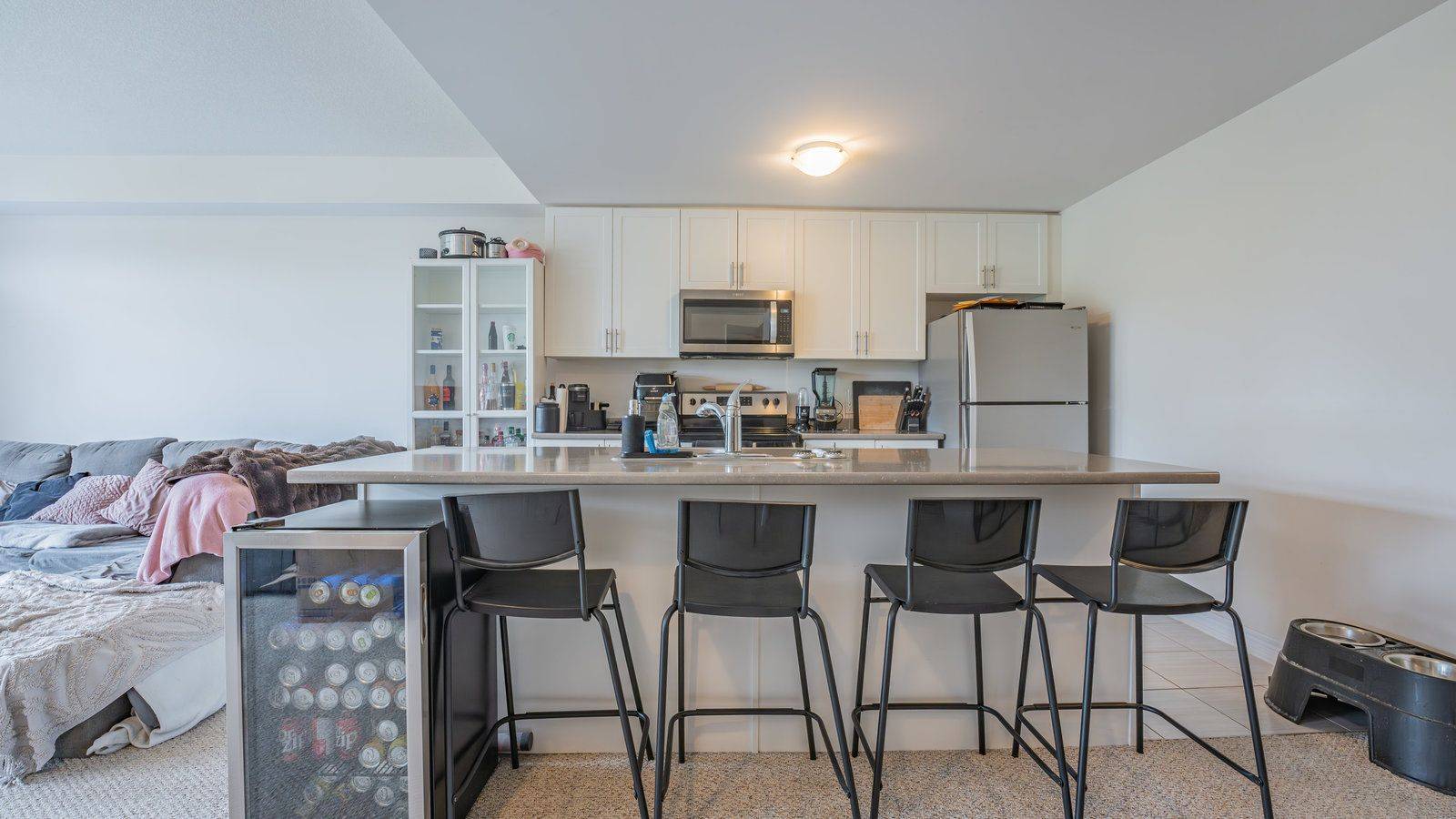Brantford, ON N3T 6P9,77 Diana AVE #3