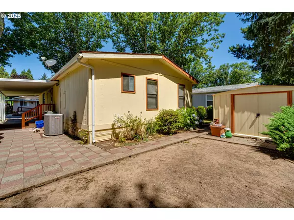 Eugene, OR 97408,1475 GREEN ACRES RD #06
