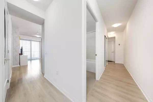 Toronto C10, ON M4S 0E3,25 Holly ST #1503
