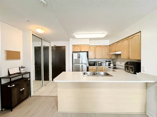 Toronto C14, ON M2N 7L8,23 Hollywood AVE #2803
