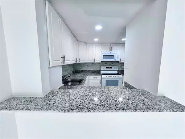 Lauderhill, FL 33313,2580 NW 56th Ave #500-410